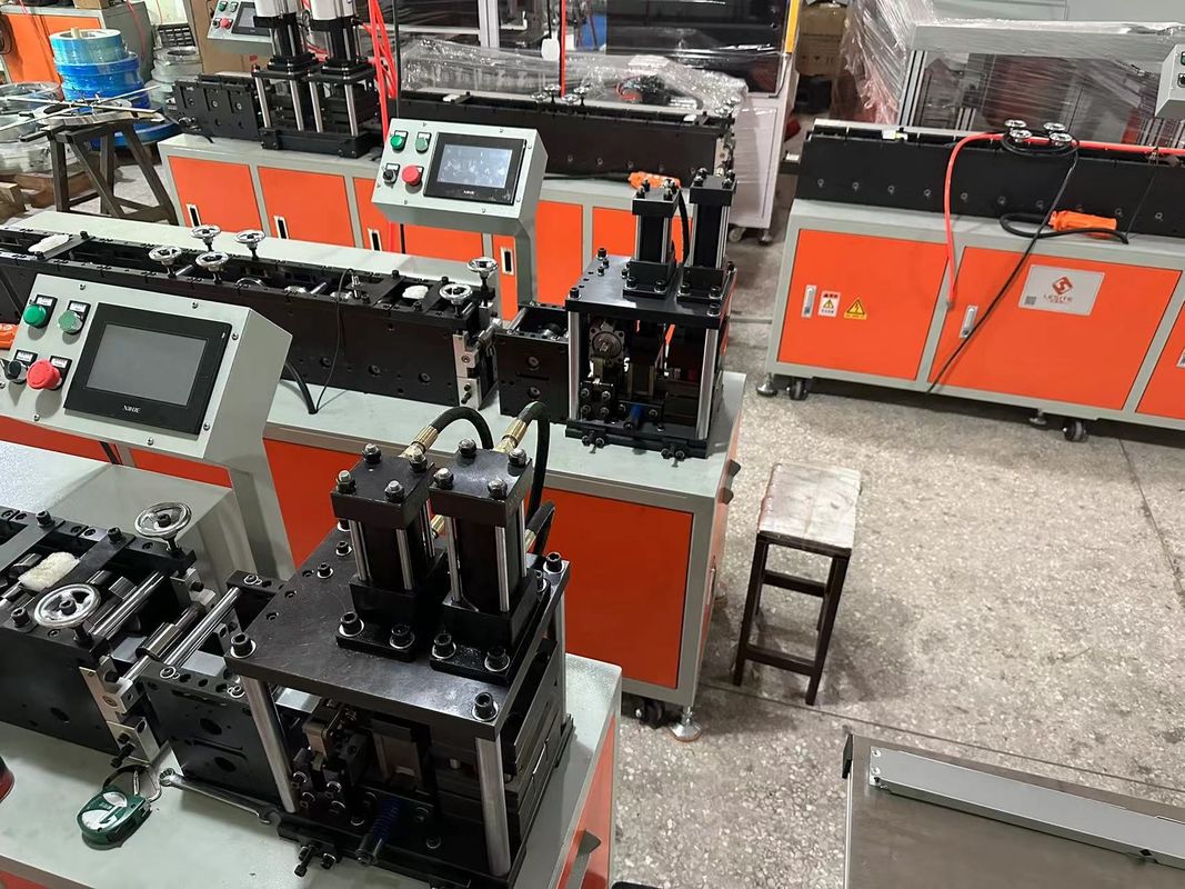 Hızlı ve hassas üretim için kolay işleme hava filtresi yapıştırma makinesi dokunmatik ekran